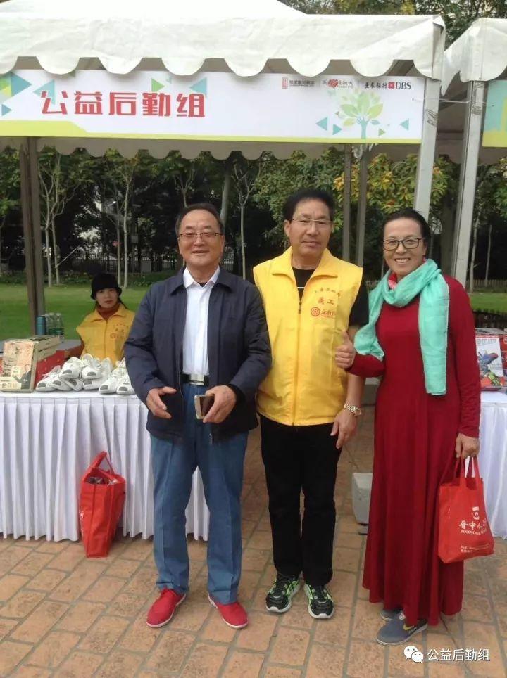 原始点推广进军上海金融中心陆家嘴,义工们为上海最优质金领解症、宣讲。 原始点推广进军上海金融中心陆家嘴,义工们为上海最优质金领解症、宣讲。