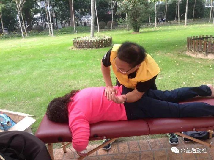 原始点推广进军上海金融中心陆家嘴,义工们为上海最优质金领解症、宣讲。 原始点推广进军上海金融中心陆家嘴,义工们为上海最优质金领解症、宣讲。