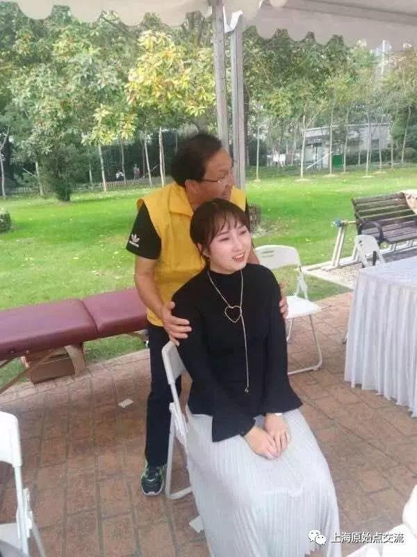 原始点推广进军上海金融中心陆家嘴,义工们为上海最优质金领解症、宣讲。 原始点推广进军上海金融中心陆家嘴,义工们为上海最优质金领解症、宣讲。