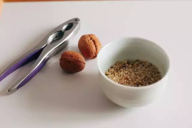 冬食记| 来一碗姜汁核桃调蛋,从胃暖到脚 冬食记| 来一碗姜汁核桃调蛋,从胃暖到脚