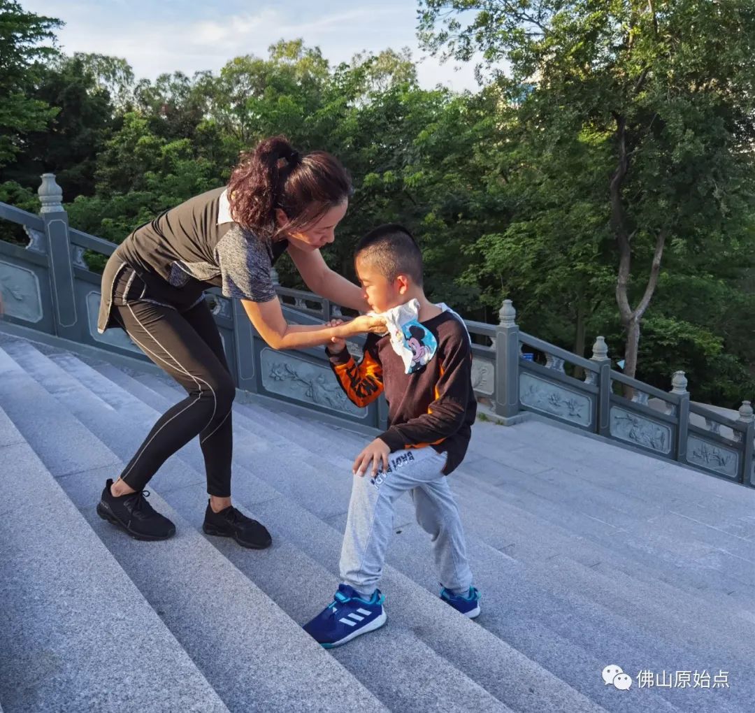 《爱与陪伴，静待花开》发育迟缓儿童妈妈感悟原始点的神奇